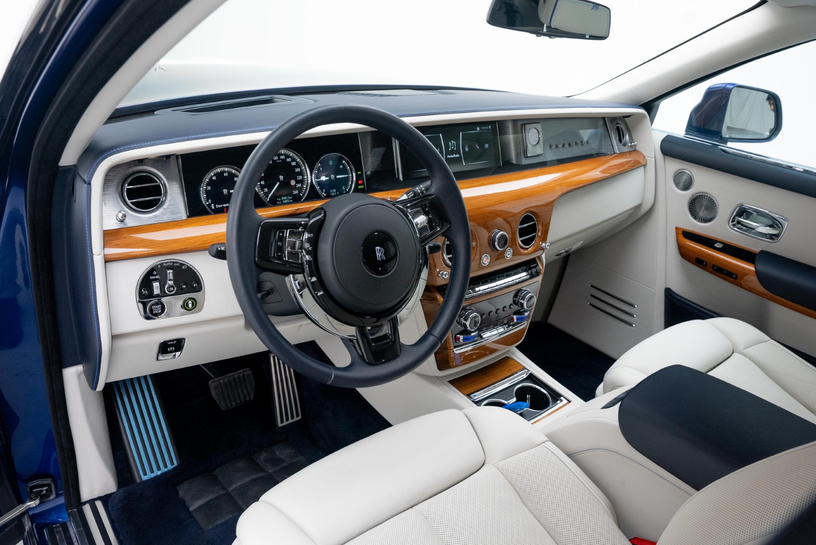 2018 ROLLS ROYCE PHANTOM LWB. BESPOKE SOUND SYSTEM. GCC
